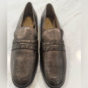 Johnston & Murphy Ladies Penny Loafers, 9M, Dark Gold Metallic, NWOT